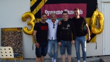 An der FC-Fahne